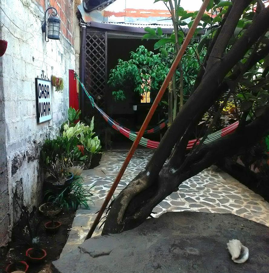 Hostal Casa Ivana León Exteriör bild
