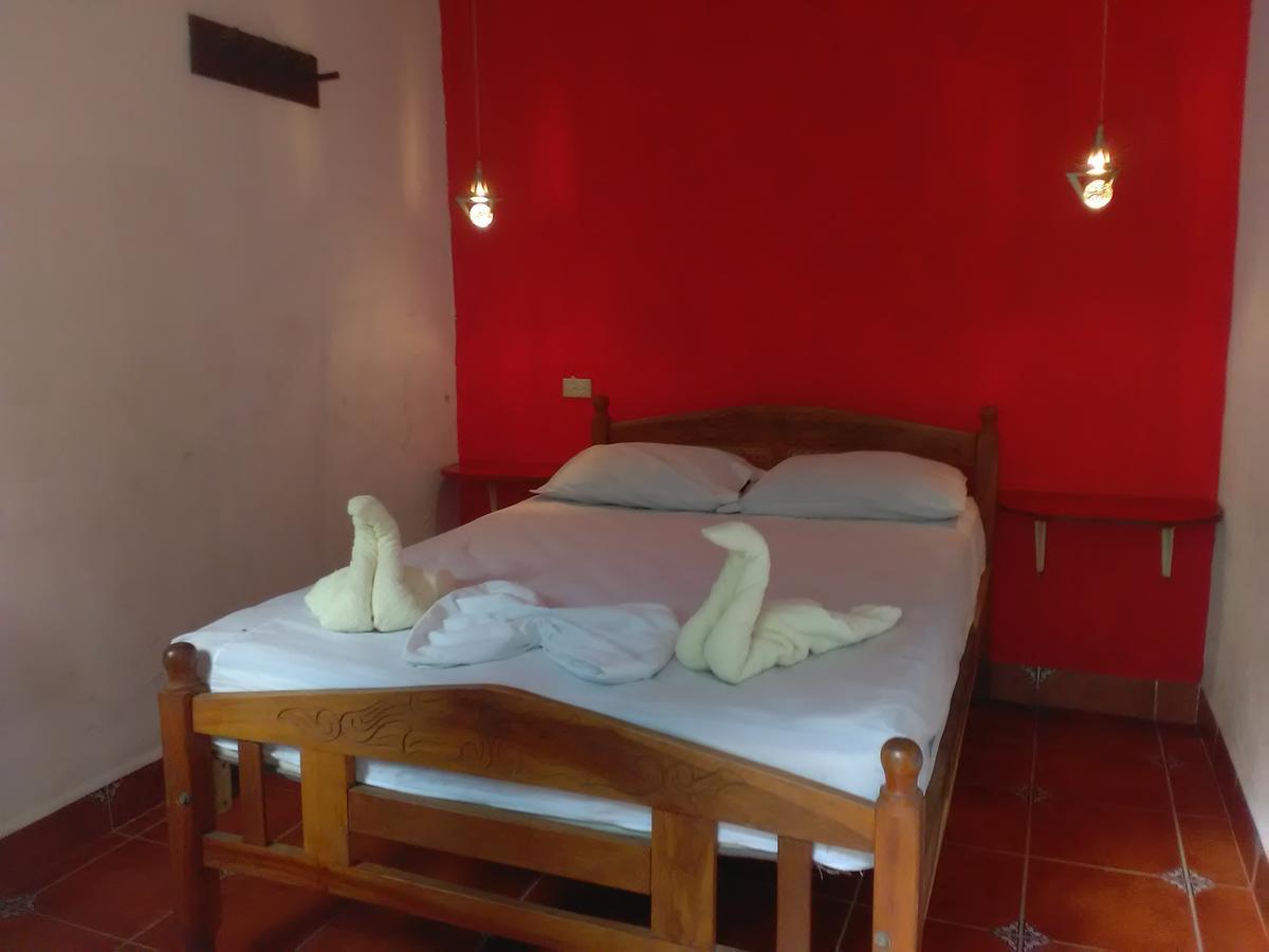 Hostal Casa Ivana León Exteriör bild