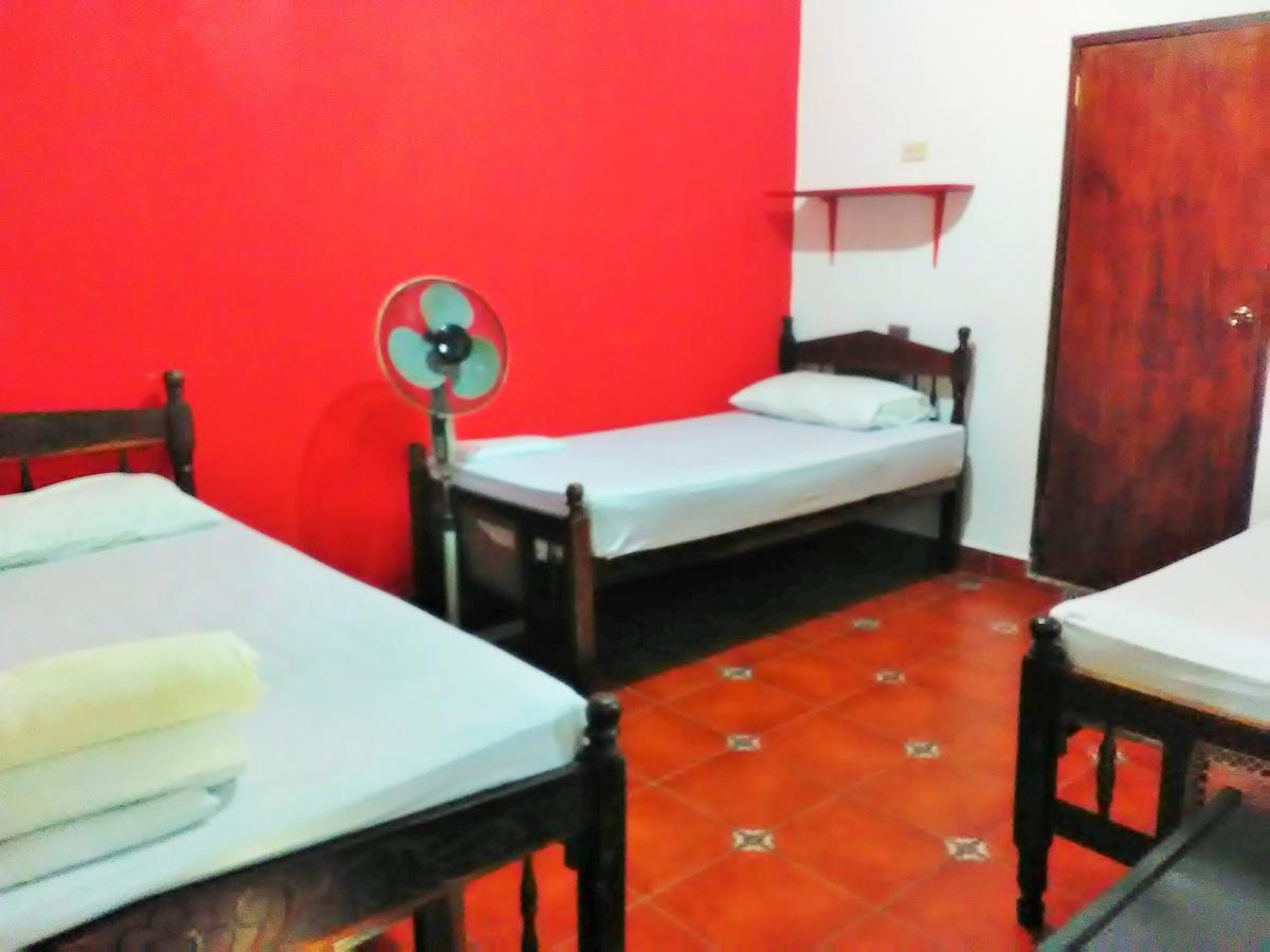 Hostal Casa Ivana León Exteriör bild