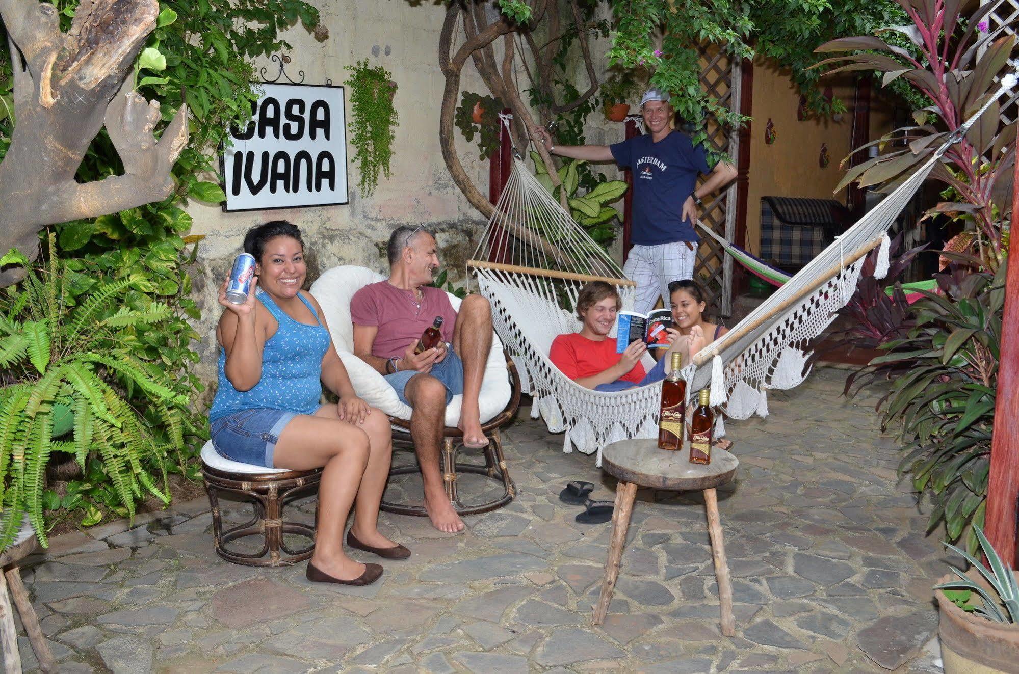 Hostal Casa Ivana León Exteriör bild