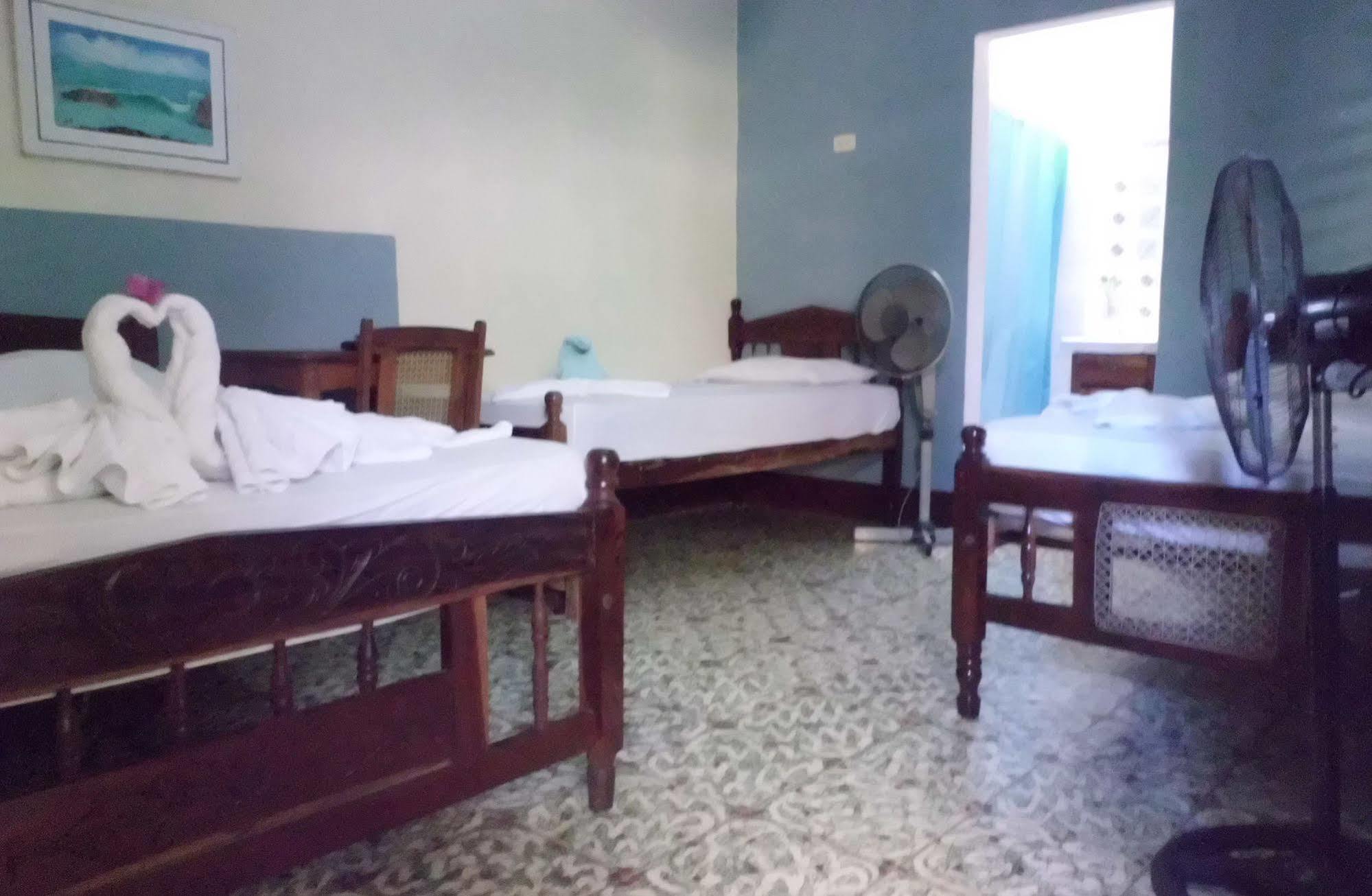 Hostal Casa Ivana León Exteriör bild