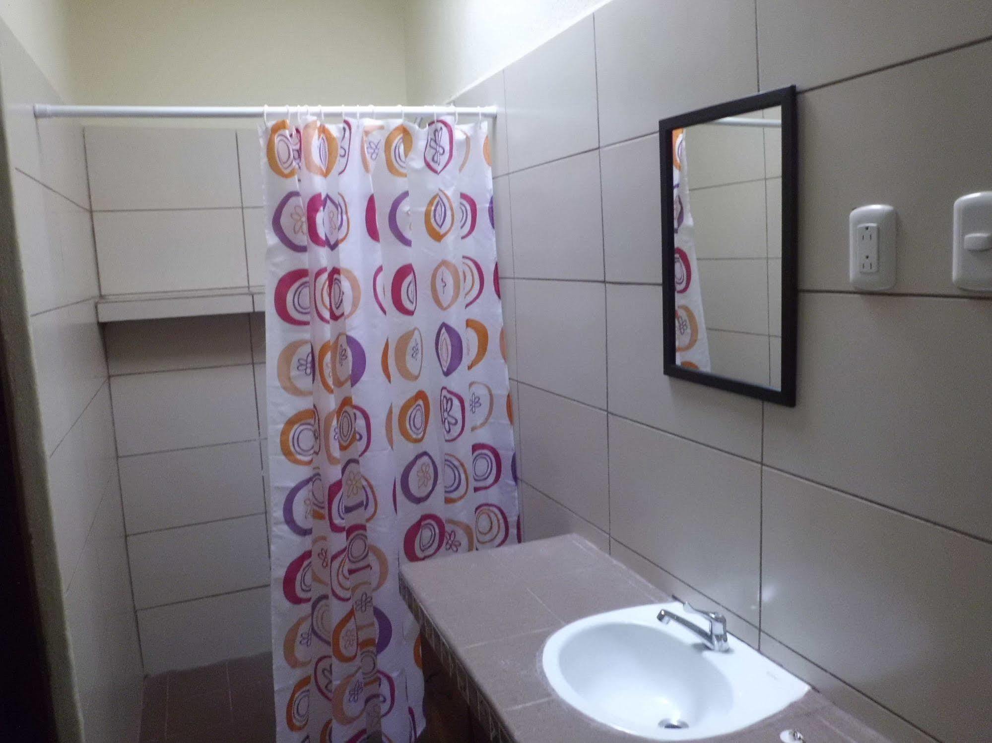 Hostal Casa Ivana León Exteriör bild